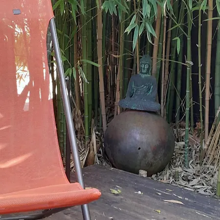 Maison Dans Jardin Arbore * لونيه