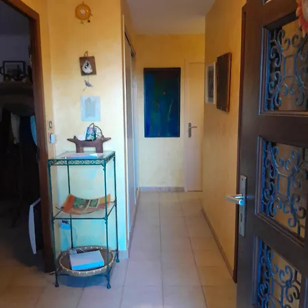 Maison Dans Jardin Arbore بيت للعطل لونيه