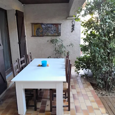 بيت للعطل Maison Dans Jardin Arbore *